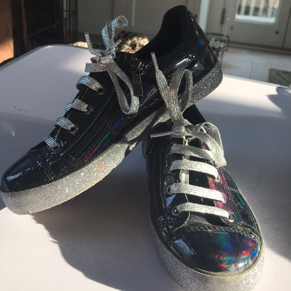 fancy sports shoes for ladies